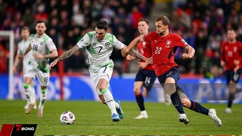 Ireland để thua cay đắng Séc trên chấm luân lưu